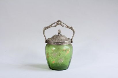*Boite à gateaux en verre vert émaillé de...