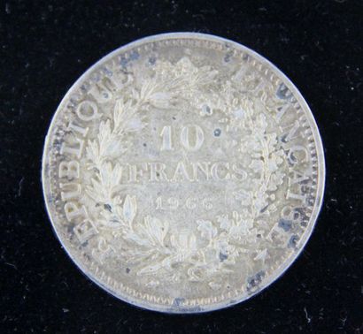 *Une pièce de 10 FF Hercule en argent