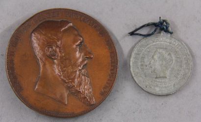 Lot : 
Alphonse DERVILLE pendentif-médaille...