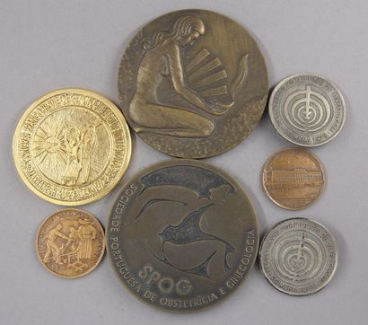 Lot de médailles divers
