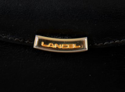 LANCEL

- Sac cabas en cuir bleu orné d'une...