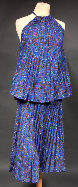 
Pierre CARDIN




Set in silk crepe printed...