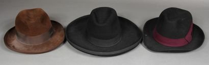 Pierre CARDIN

Lot composé de trois chapeaux...