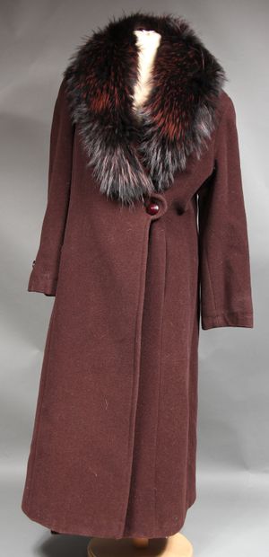 Pierre CARDIN

Manteau long en lainage lie...