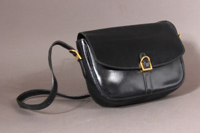 *HERMES Paris

Sac box marine, anse bandoulière,...