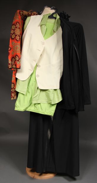 Création Pierre CARDIN, Pierre CARDIN

Lot...