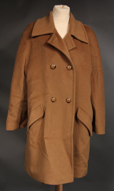 Pierre CARDIN

7/8ème en lainage camel, col...