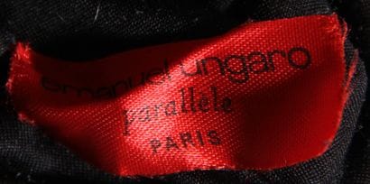 *Emmanuel UNGARO

Paire de gants en cuir...