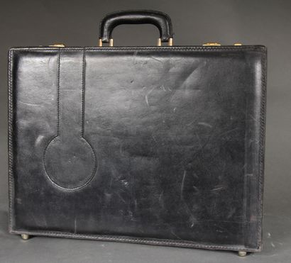 Pierre CARDIN

Attaché-case en cuir noir,...