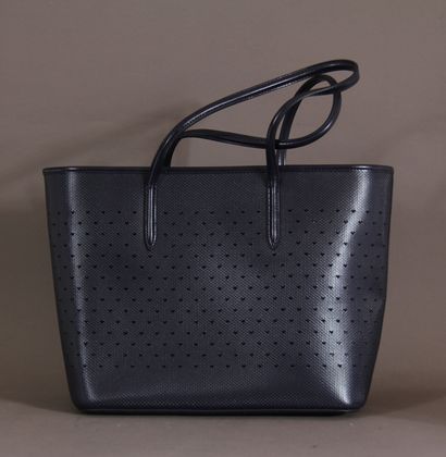 LACOSTE

Sac cabas modèle Chantaco en cuir...
