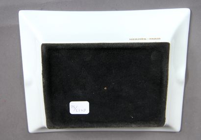 HERMES Paris made in France

Vide-poche en...