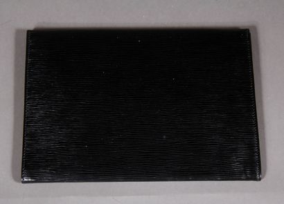 LOUIS VUITTON

Pochette en cuir épi noir...