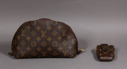 LOUIS VUITTON

Ensemble en toile monogram...