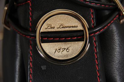 LANCEL

Sac cabas modèle les Lionnes la Coquine...