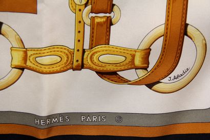 HERMES Paris - Julie ABADIE

Carré en soie...