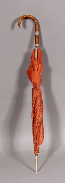 *CELINE

Parapluie en nylon de soie orange...