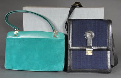 Pierre CARDIN

Lot composé de deux sacs divers....