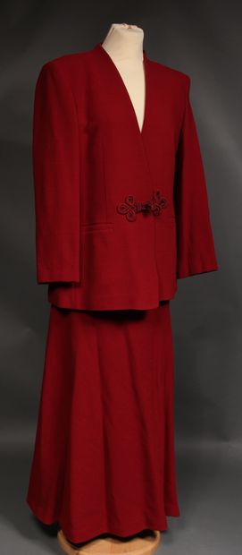 Pierre CARDIN

Lot composé d’un tailleur...