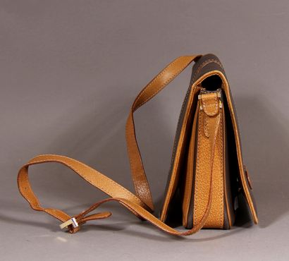 *LEONARD

Sac bandoulière en pvc marron et...