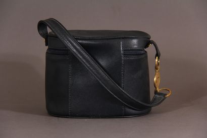 LANCEL

- Sac cabas en cuir bleu orné d'une...