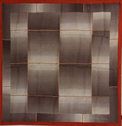 Pierre CARDIN

Quatre carrés en soie polychromes,...