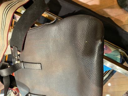 
BURBERRY'S




Sac en cuir noir grainé à...