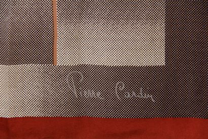 Pierre CARDIN

Quatre carrés en soie polychromes,...