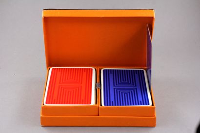 HERMES Paris

Deux jeux de 52 cartes dorées...