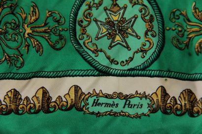 *HERMES et CELINE

Lot de deux pochettes,...