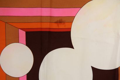 Pierre CARDIN

Quatre carrés en soie polychromes,...