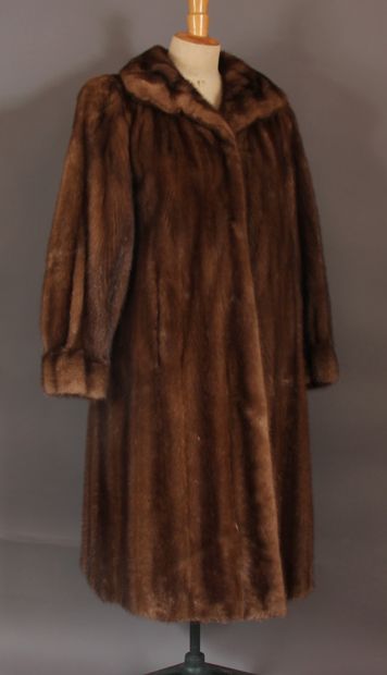 SPRUNG FRERES

Manteau de vison clair