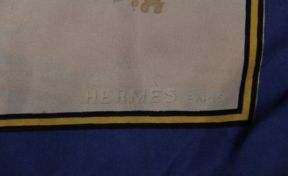 HERMES Paris

Carré en soie polychrome Diligences...