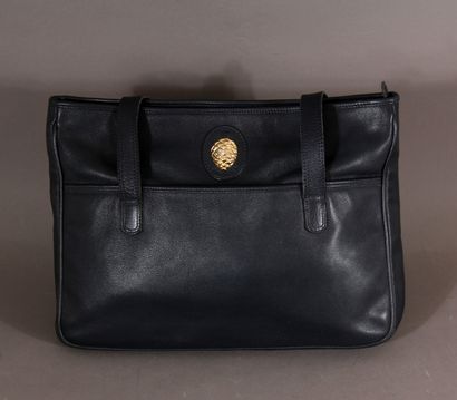LANCEL

- Sac cabas en cuir bleu orné d'une...