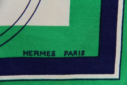 HERMES Paris

Carré en soie à décor imprimé...