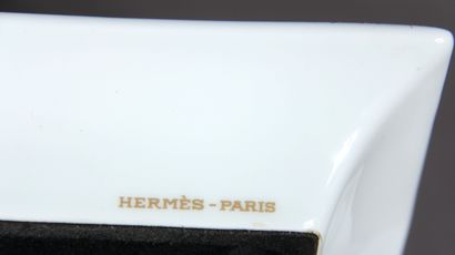 HERMES Paris made in France

Vide-poche en...