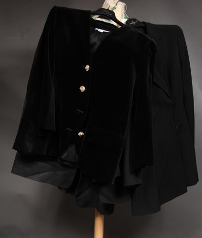 Pierre CARDIN

Lot de quatre vestes dont...