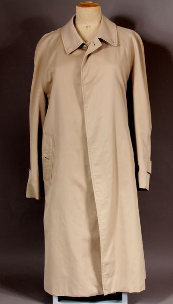 BURBERRY's

Trench d'homme en toile beige,...