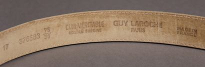 GUY LAROCHE

Ceinture en cuir blanc et motifs...