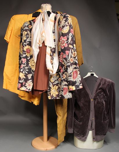Pierre CARDIN

Lot comprenant une robe et...