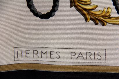 HERMES Paris

Carré en soie à décor imprimé...