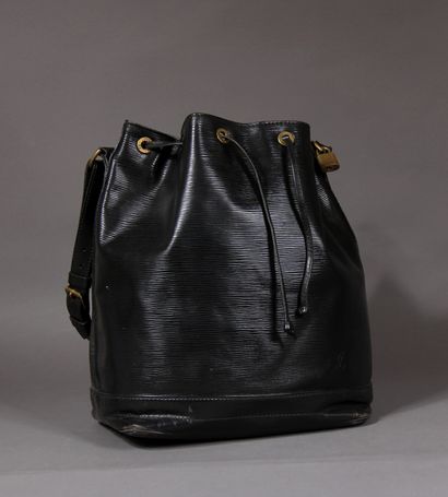 LOUIS VUITTON

Sac Noé en cuir épi noir,...