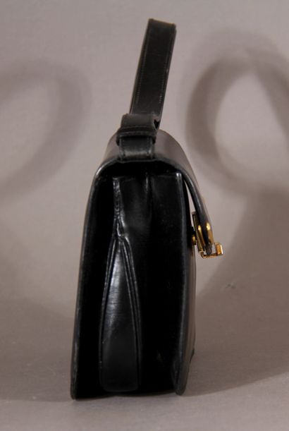 LANCEL

- Sac cabas en cuir bleu orné d'une...
