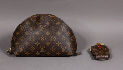 LOUIS VUITTON

Ensemble en toile monogram...