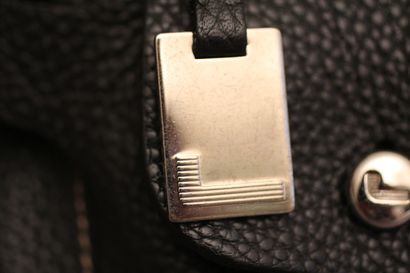 LANCEL

Sac en cuir grainé marron à fermeture...