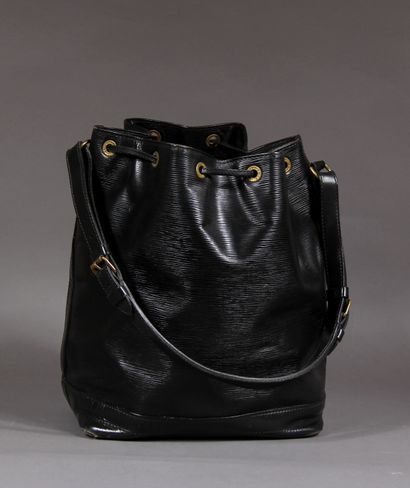 LOUIS VUITTON

Sac Noé en cuir épi noir,...