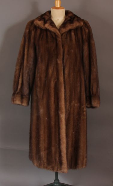 SPRUNG FRERES

Manteau de vison clair
