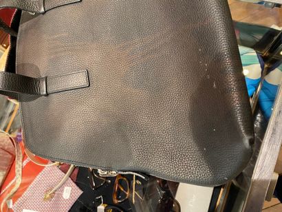 
BURBERRY'S




Sac en cuir noir grainé à...