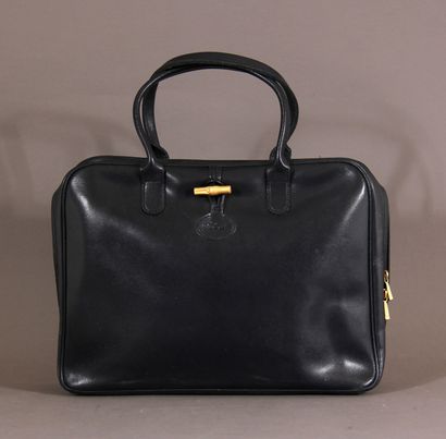 Lot de sacs :

- LE TANNEUR

Sac en cuir...