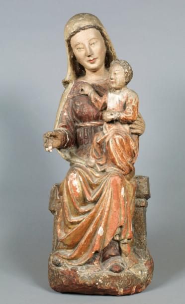 Vierge à l'enfant assise en bois sculpté,...