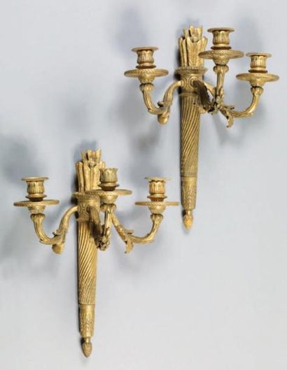 Paire d'appliques à trois bras de lumière...